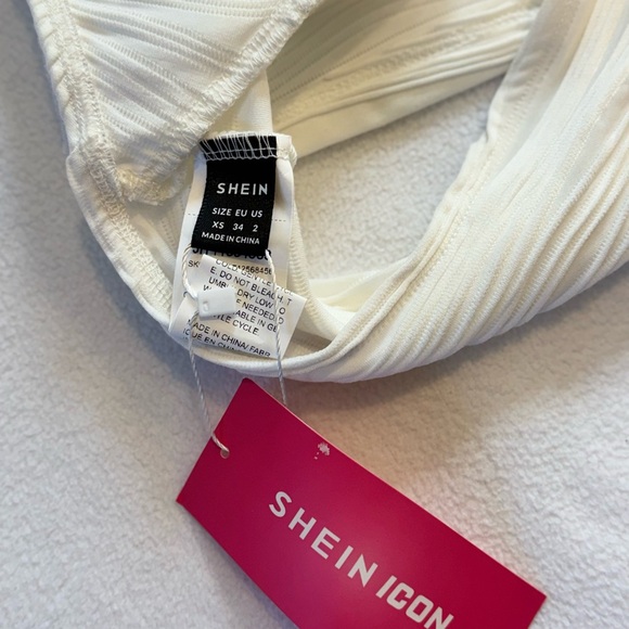 SHEIN Iconic White and Red Solid Backless Halter Bundle Size XS NWT - Picture 4 of 7